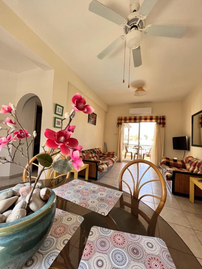 Ferienwohnung Sirena Kings Paphos Exterior foto